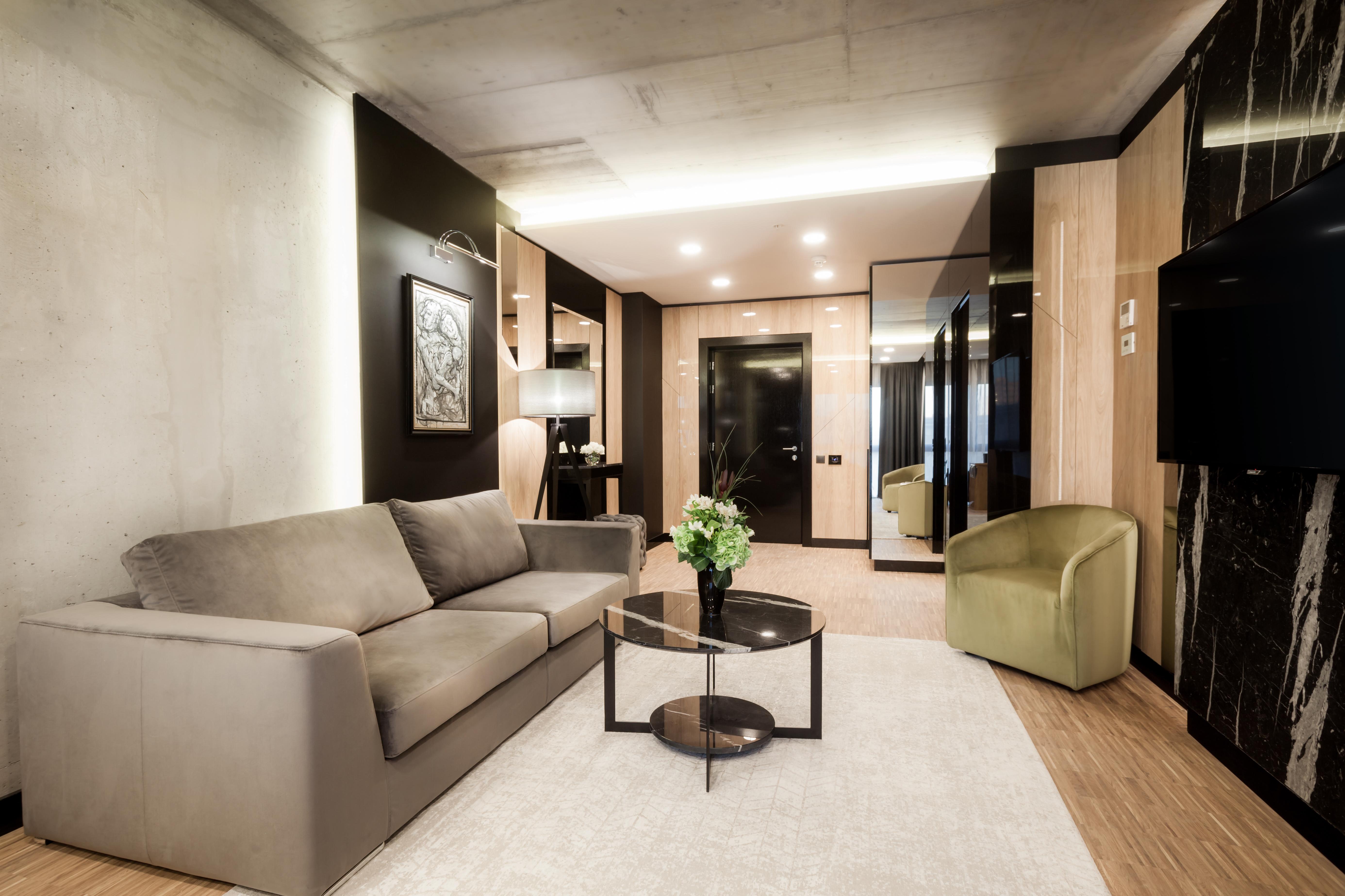 Hotel Platinia Kluž Exteriér fotografie A suite at the hotel