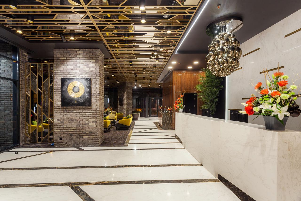 Hotel Platinia Kluž Exteriér fotografie Lobby
