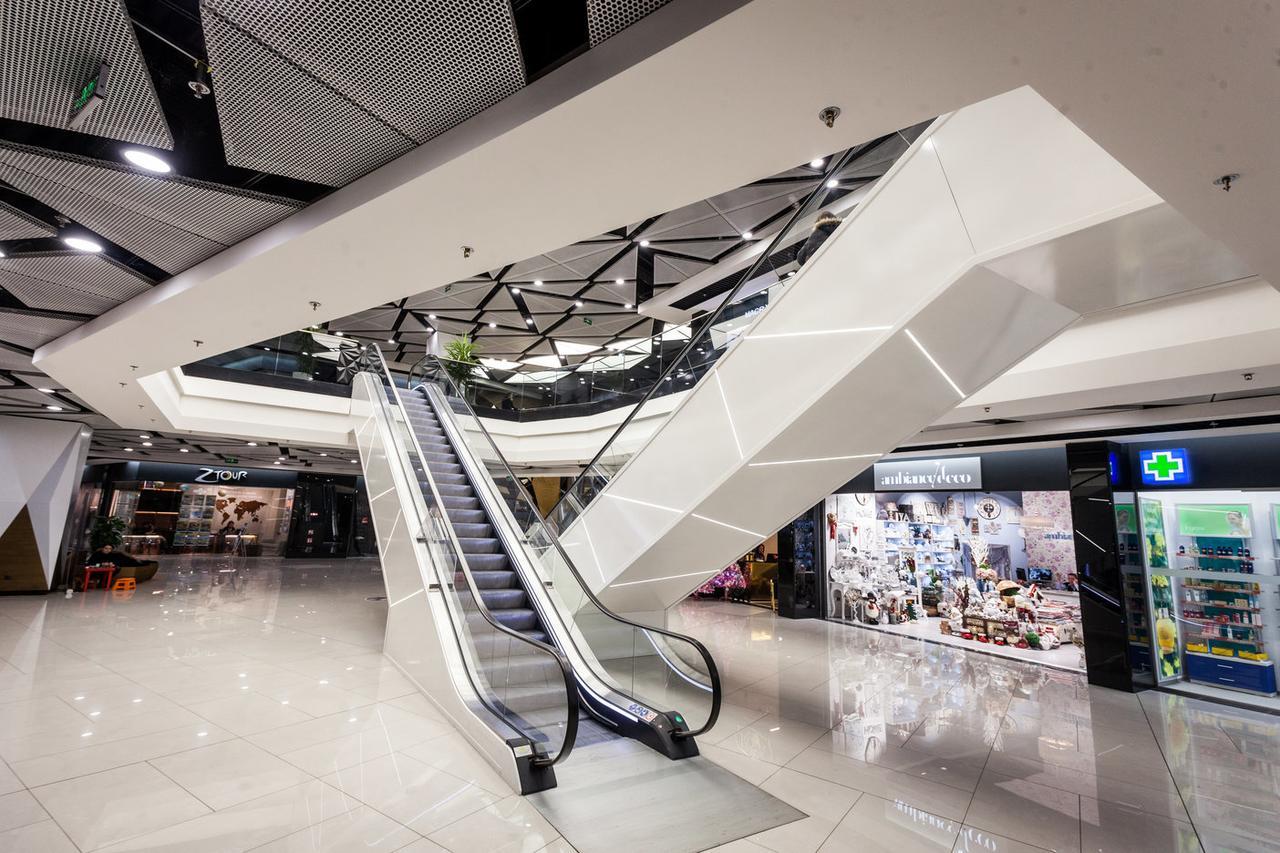 Hotel Platinia Kluž Exteriér fotografie The interior of the mall